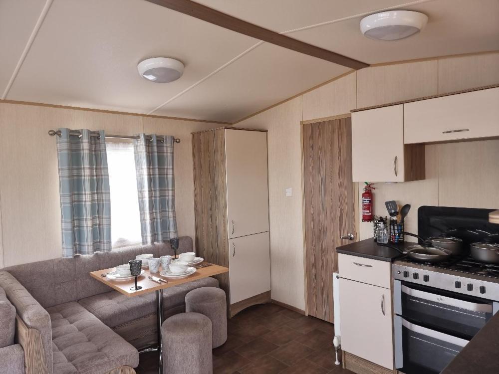Willow-Static Caravan On Holiday Park Near Margate, Kent Hotel Birchington-on-Sea Buitenkant foto